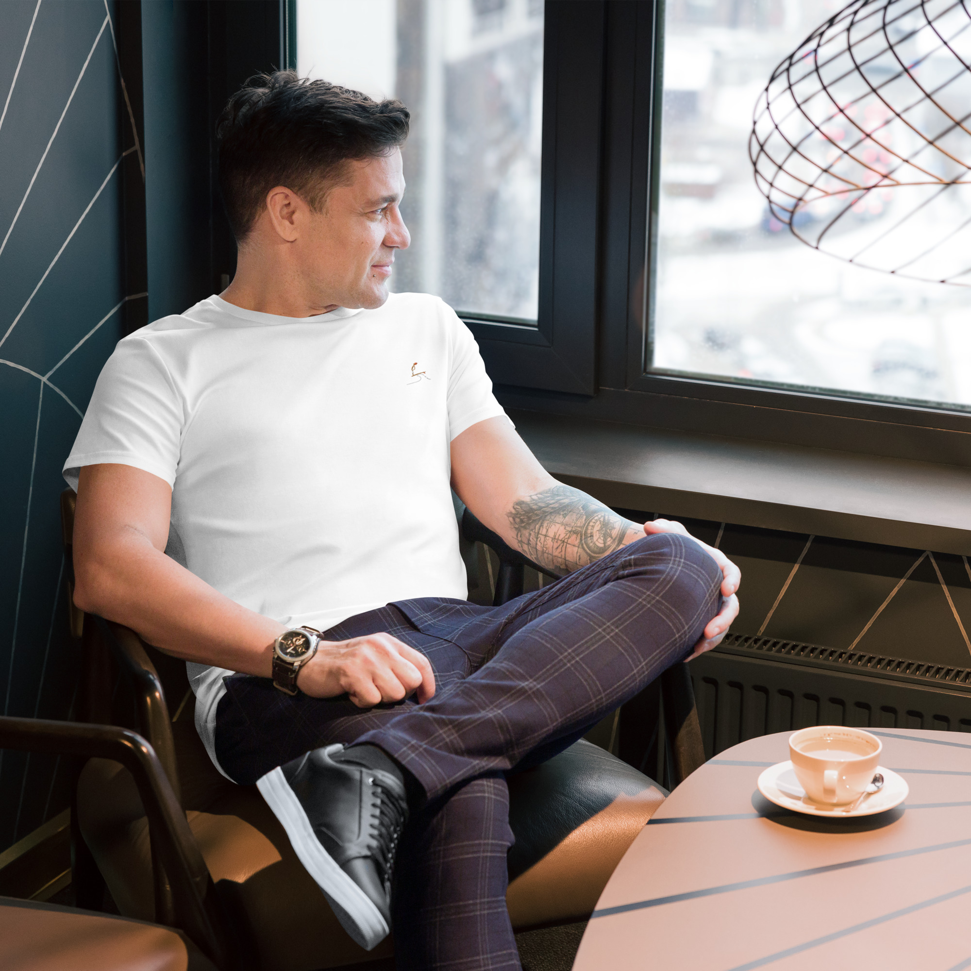 Camiseta premium de algodón para hombre - Imagen 2
